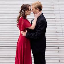 Read a translation of act 2, scene 4 → summary: You Re Looking At The Person You Love The Married Couple Playing Romeo And Juliet Hull Truck Theatre The Guardian