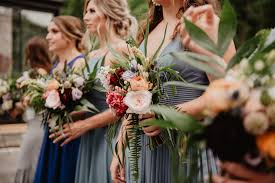 Jun 29, 2021 · another way to style wedding flowers on a budget is to incorporate some faux blooms in clusters and installations that won't be seen up close, like bridesmaid bouquets or hanging decorations. Tips For Choosing Wedding Flowers Yardyum Garden Plot Rentals