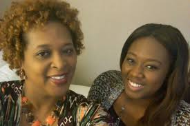 Mother-daughter look-alike contest voting round