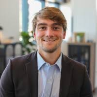 600+ "Vezzà" profiles