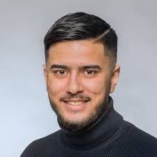 Peter Baginski's Instagram, Twitter & Facebook