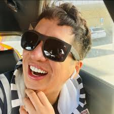 No vine a ser ejemplo a seguir, yo soy como soy Mami quería un buen hombre  y le salió un bad boy … 🎵 #music #carinleon #cuandolavidaseatrago  #elamornotienereceta #kenzo #nicola #nicolaporcella