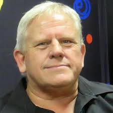 Debuutskrywers skuur skouers met bekendes by Prins Albert Leesfees