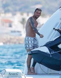 Barcelona superstars lionel messi and luis suarez have jetted off to the party island of ibiza for their summer holidays and have been joined by chelsea midfielder cesc fabregas. Barca Universal On Twitter Lionel Messi In Ibiza