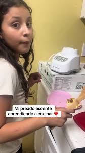 Aprendiendo a cocinar con amor: Preadolescentes en la cocina