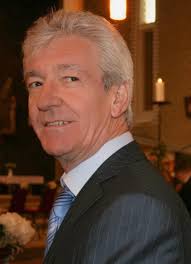 It was really lovely to catch up today with Frank Orr. Every time I'm back  in Ireland I pop down and see Frank and Janice. You wound not meet two more  gorgeously