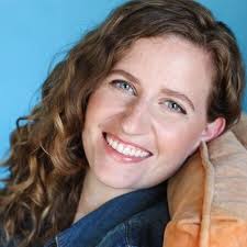 Katie Robinson (@ComedyKatie)