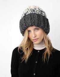 шапки ушанки вязаные спицами женские с описанием и фото Krasivyj Dizajn Zhenskih Shapok 2017 Na Foto Modnye Vyazannye Zhenskie Shapki Bini Shapka Ushanka Vyazanye Tyurbany Beret Modnye Stili Modnye Golovnye Ubory Shapka