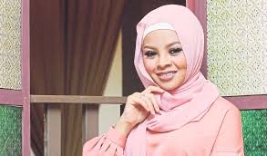 Maybe you would like to learn more about one of these? Siti Sarah Doakan Saya Terus Istiqamah Buletin Malaysia