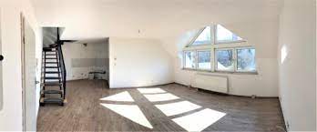 110qm, 3 zimmer, küche, bad mit wc und badewanne, wc mit dusche, flur, abslkammer und balkon ab sofort zu vermieten, die lage der wohnung ist der zentral, direkt. Wohnungen In Ohrdruf Newhome De C