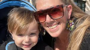 Leslie Posey's Instagram, Twitter & Facebook