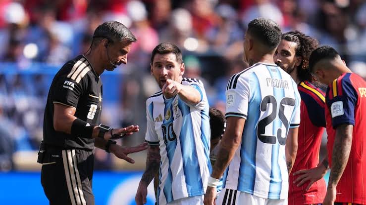 Puso fin a su histórica carrera”: Protagonista de la final España vs. Argentina  se retira del fútbol - Semana