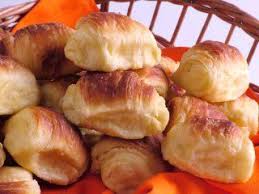 Locatelli Amasijo Harina De Trigo 0000 1 K Agua 600 Cc Levadura Fresca 20 G Azucar 150 G Sal 20 G E Receta De Facturas Recetas De Panaderia Medialunas De Grasa