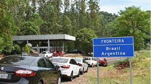 Para la preparación de su traslado, trabajó un equipo de veterinarios y cuidadores del ecoparque argentino, y en la frontera fue recibida por otro grupo de. Autorizaron A Un Hombre A Viajar Por Tierra A Brasil Y Migraciones Pedira La Nulidad Telam Agencia Nacional De Noticias