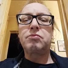 🎶 Endlich! Unsere große SWR1 Hitparade startet! 🤩 Welche Songs dürfen für  euch auf keinen Fall in den TOP 10 fehlen? Schreibt es uns in die  Kommentare! 💛 #swr #swr1 #hitparade #musik #countdown #klassiker #rock