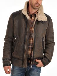 Mais retournons à nos moutons. La Veste De Peau Lainee Egalement Appelee Veste Mouton Retourne Est De Base Une Matiere Tres Souple A Condition De Bien L Entretenir