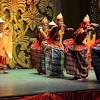 Tari yang kemudian berkembang pada suatu daerah inilah yang dinamakan tari tradisional. Https Encrypted Tbn0 Gstatic Com Images Q Tbn And9gcql1punorei7xw2cymgkfzb8moufqrdpa06gxn8mktrors1npq Usqp Cau