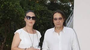 Η κασέτα του γιάννη κότσιρα 00:13 σε ερωτεύομαι 06:05 ένας έρωτας φτηνός 09:29 απ' τα κουμπάκια ανάμεσα 13:30. Giannhs Kotsiras Spania E3odos Me Th Syzygo Toy Katerina Celebrities Eidhseis