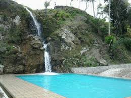 Air Terjunnya Unik Langsung Di Tampung Di Kolam Renang Ulasan Air Terjun Bukit Gibeon Samosir Indonesia Tripadvisor