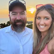 Looking for senior pictures photographer recommendations- thank you!!