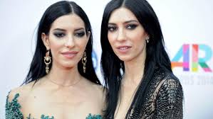 The group was formed in 2004 by identical twin sisters lisa and jessica origliasso. The Veronicas Singer Lisa Origliasso Opens Up About Miscarriage And Ectopic Pregnancy 7news Com Au