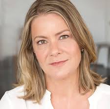 Gillian Thomas's Instagram, Twitter & Facebook