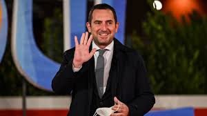 Finalmente dopo tanta attesa non dovremo più cercare trucchi ed escamotage palestre, piscine, centri sportivi e di danza riaprono. Ministro Spadafora Entro Gennaio Riapertura Palestre E Piscine