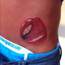 imagini pentru tatuaje buze pe gat lip tattoos hot lips tattoos