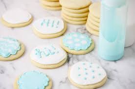 This is perfect for frosting cakes personally, i tend to prefer meringue powder because it's slightly more stable and already has flavoring, but either one will make a solid royal icing. Royal Icing 101 Tutorial For Beginners I Heart Naptime