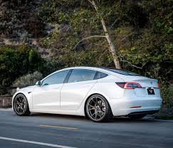 First Tesla Model 3 On 20 V Ff 103 In Carbon Graphite Vorsteiner Vorsteinerwheels Flowforged Dream Cars Bmw Car Tesla Model