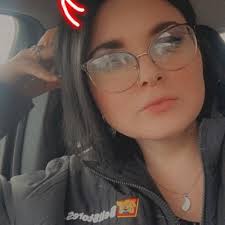 Darcie Stewart's Instagram, Twitter & Facebook