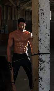 «люцифе́р» — американский телесериал, созданный по мотивам серии комиксов «люцифер» нила геймана и сэма кейта издательством vertigo, импринтом dc comics. Pin On Stephany Story