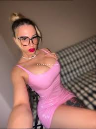 Donna cerca uomo escort Valentina a Milano