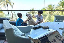Sussane khan and hrithik roshan. á… Sussanne Khan Zieht Mit Ex Ehemann Hrithik Roshan Zusammen Um Ihre Kinder Wahrend Der Covid 19 Quarantane Zu Erziehen