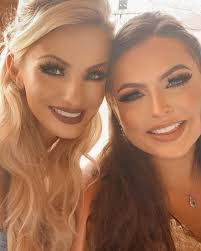 Kelsey Stark's Instagram, Twitter & Facebook