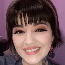 Melissa Holliman's Instagram, Twitter & Facebook