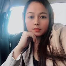 Becky Barrie's Instagram, Twitter & Facebook