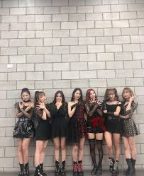 Oh My Girl Baju Sehari Hari Gaya Model Pakaian Gaya Model Pakaian Korea
