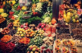Etalage De Fruits Et Legumes Frais Inseec Travel Tips Fruits Et Legumes Frais Fruits Et Legumes Legumes Frais