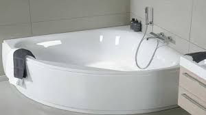 تفسير حلم الاستحمام بالملابس وبدون في المنام معلومة ثقافية