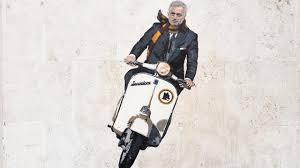 Nanni moretti è stato sbalzato dalla sua vespa da un'auto mentre era in giro al centro di roma. Testaccio Mourinho Come Moretti Sulla Vespa E La Sciarpa Giallorossa Photogallery Rai News