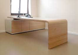 Carryhome schreibtisch kernbuche massiv braun , holz, 80x76 cm. Schreibtisch Buche Massiv Lowboard Tischlinoleum Schreibtisch Mit Rundung Der Schreibtisch Wurde Erganzend Zu Bereits Vorhandenen Mobeln Mit Sand Farbener Oberflache Und Fronten Aus Massiver Kermbuche Geburstet Hergestellt Die Kombination