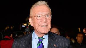 Dundar was born in silivri district in istanbul province. Ugur Dundar Isten Cikarilan Meslektaslarimizla Yakinda Bir Kanalda Bir Araya Gelecegiz