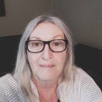 Ellen Mahon's Instagram, Twitter & Facebook