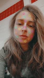 Can someone remove people from photo?