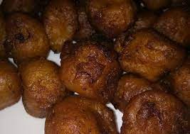 There are many varieties of this snack, some using banana, anchovies or prawns, onion or maize. Cara Mudah Sajikan Jemput Jemput Pisang Yang Mudah Dan Murah