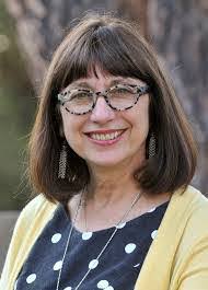 Maureen Lovett's Instagram, Twitter & Facebook