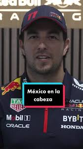 Participa en ‘México en la cabeza’ y diseño el casco de Checo Pérez para el  GP de México 🇲🇽 #RedBull @redbullracing