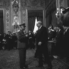 Franco restivo on wn network delivers the latest videos and editable pages for news & events, including entertainment, music, sports, science and more, sign up and share your playlists. Franco Restivo Ministro Dell Interno Con Una Rappresentanza Del Corpo Nazionale Dei Vigili Del Fuoco Per Il Conferimento Della Medaglia D Oro Al Valor Civile Allo Stendardo Del Corpo Foto Dei Presidenti Della