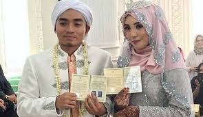 Alvin mengunggah video moment bahagia saat dia mempersunting wanita yang saat ini sudah memberikan. Taqy Malik Dan Alma Bertengkar Ini Peringatan Keras Putra Arifin Ilham